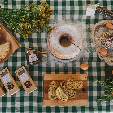 Tourist Farm Pr'dovar فندق مبيت وإفطار سيركلجي نا جورينجسكيم